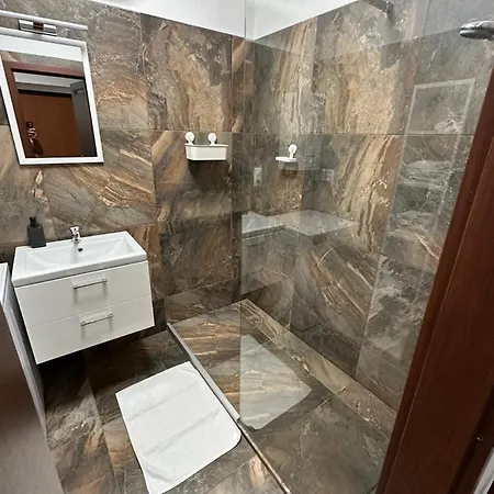 Apartmán Spacious 3-bedroom In The Historic Old Town Parking Bratislava