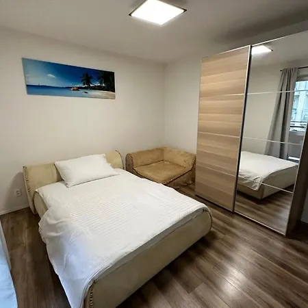 Spacious 3-bedroom In The Historic Old Town Parking Apartment