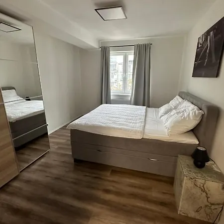 Spacious 3-bedroom In The Historic Old Town Parking * Братислава